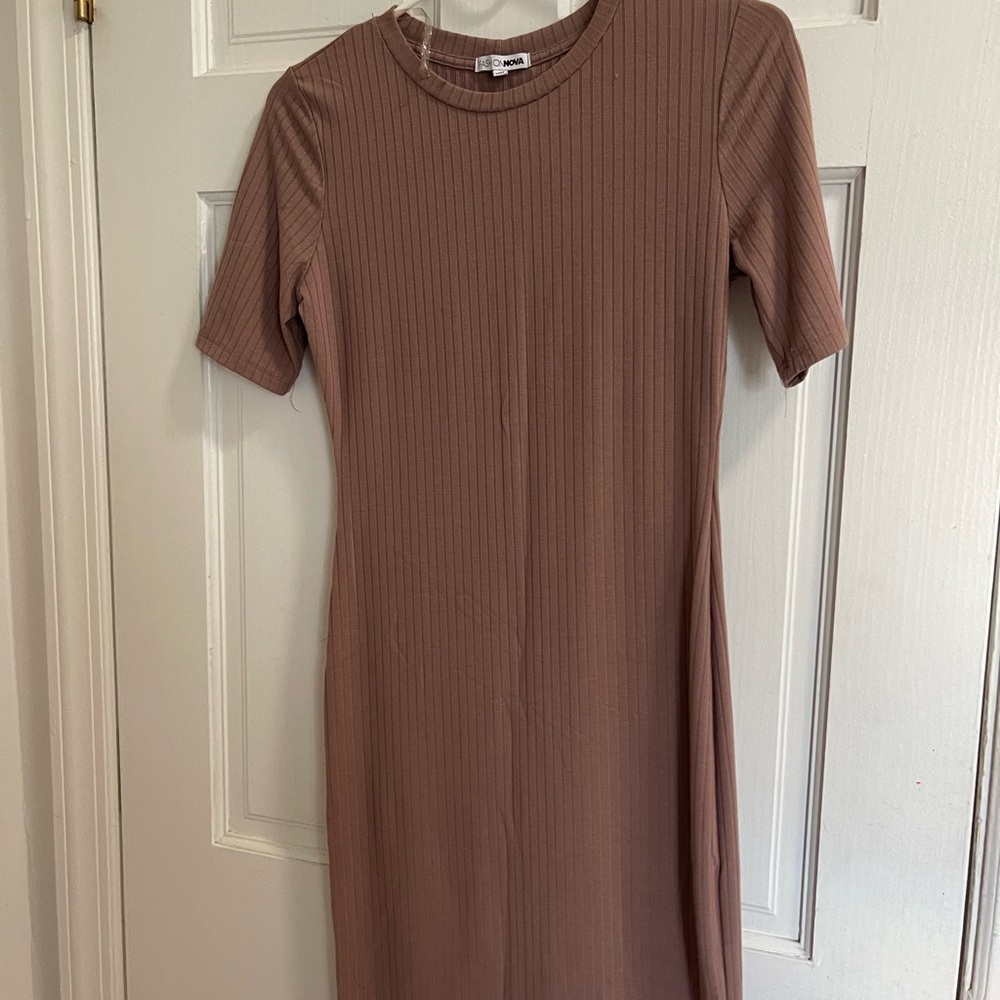 Fashion Nova Brown Ribbed Midi Dress
